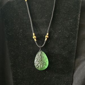 Elegant Green Pendant Necklace